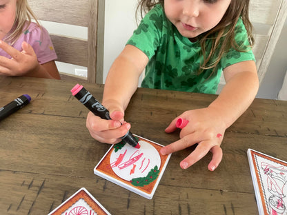 Crayola Elf on The Shelf Gingerbread House Magnetic Kit